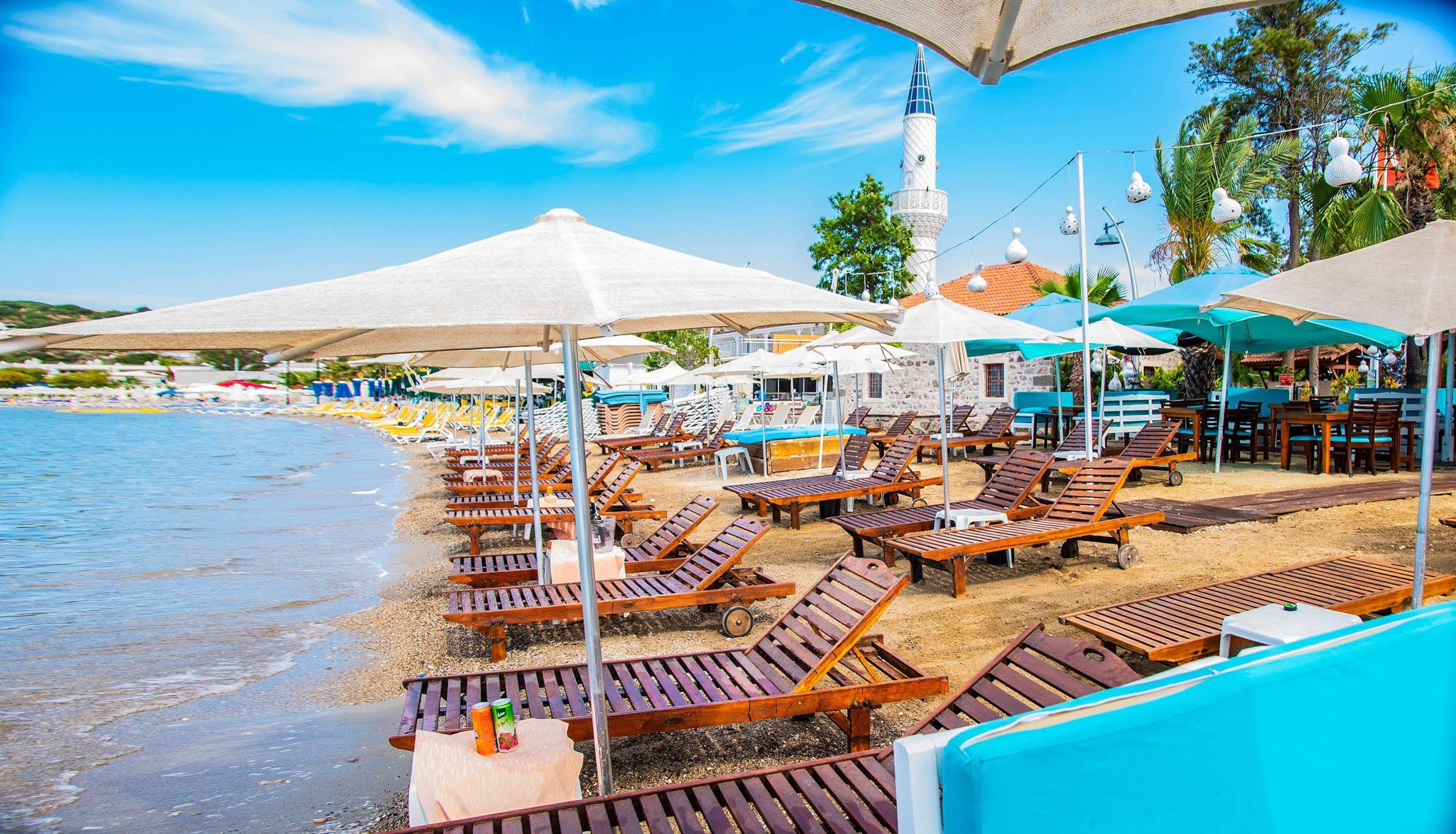 Blue Bay Beach Hotel (Adults Only) Бітез Екстер'єр фото
