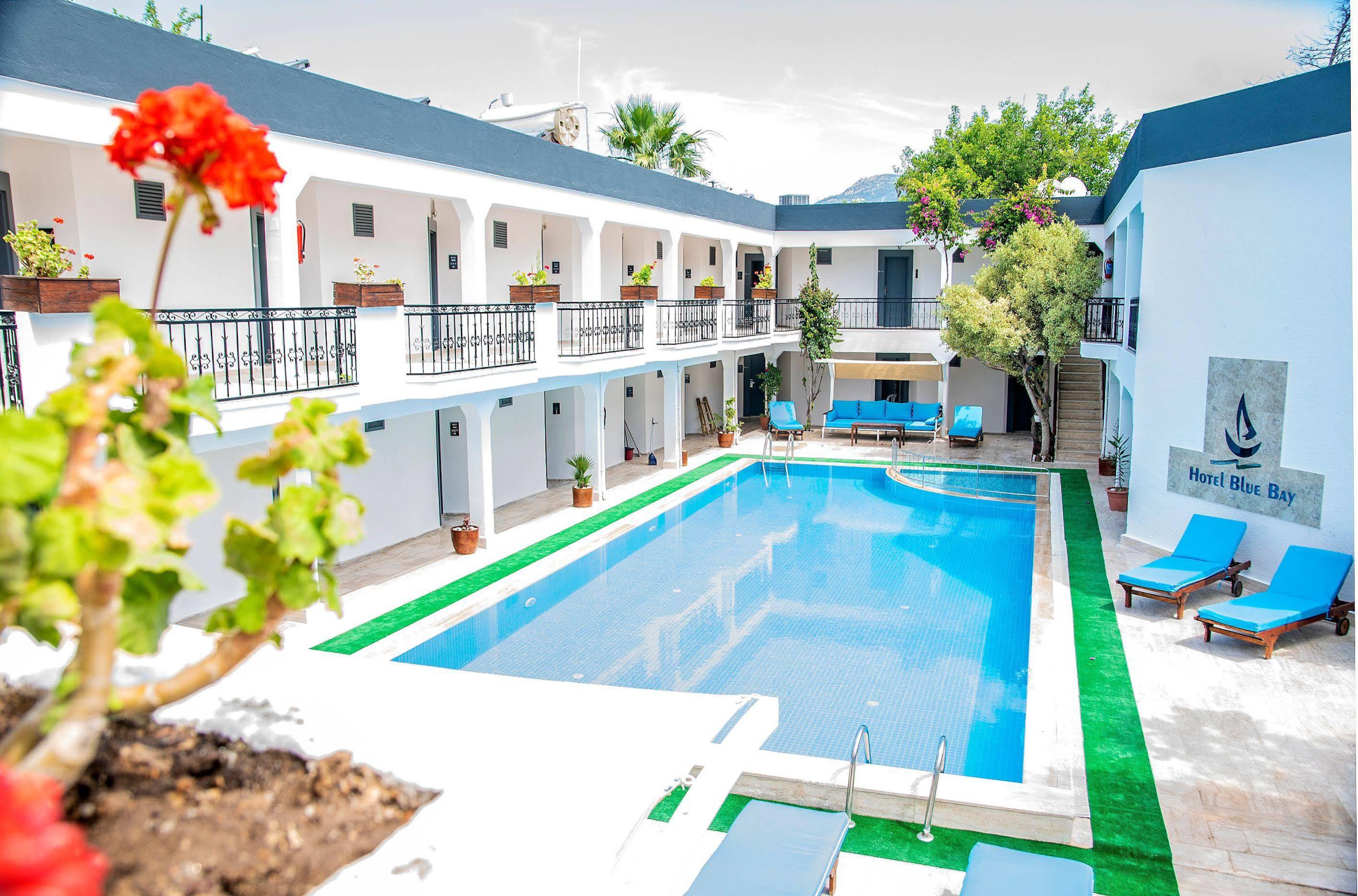 Blue Bay Beach Hotel (Adults Only) Бітез Екстер'єр фото