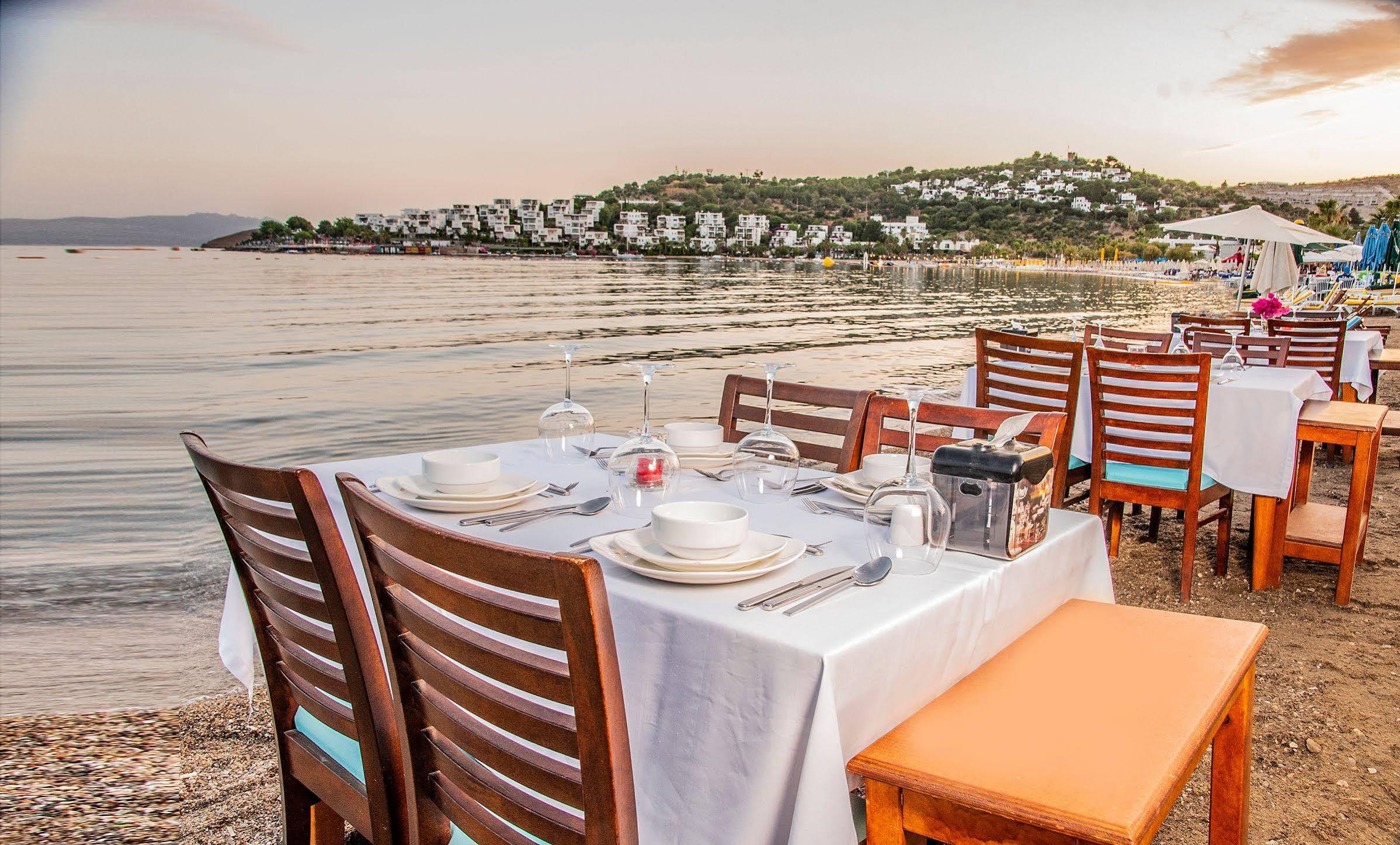 Blue Bay Beach Hotel (Adults Only) Бітез Екстер'єр фото