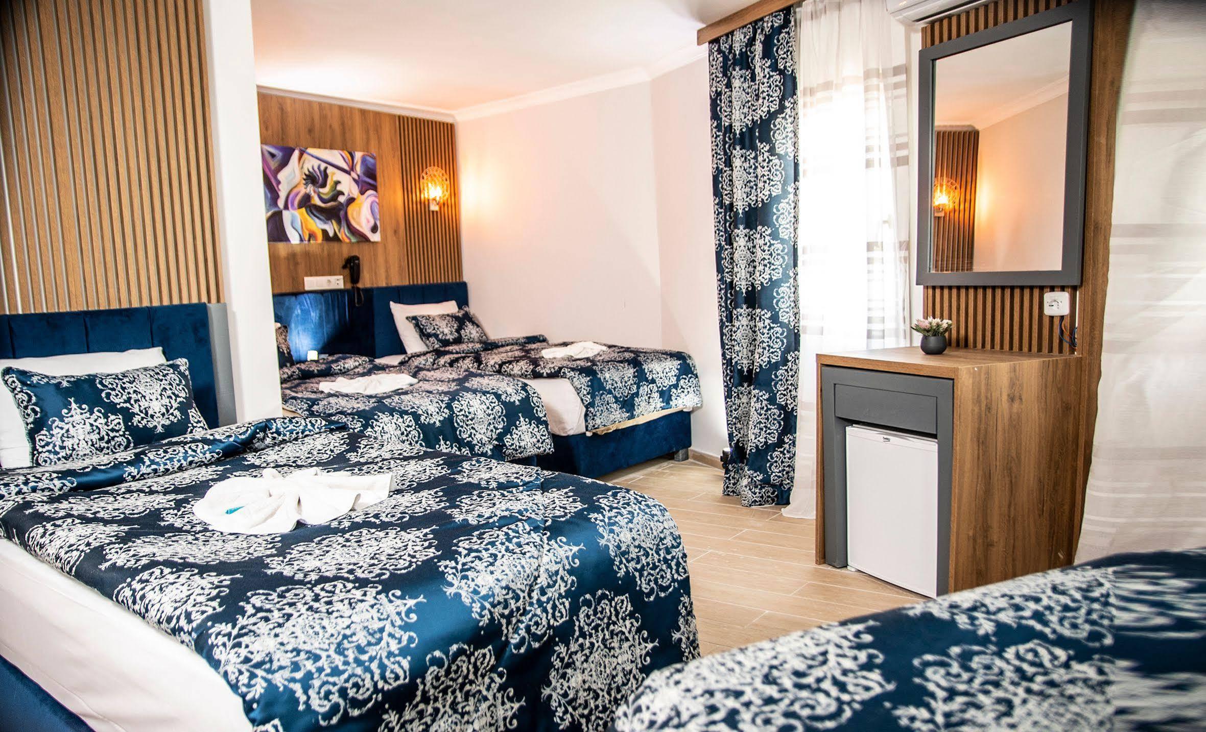 Blue Bay Beach Hotel (Adults Only) Бітез Екстер'єр фото