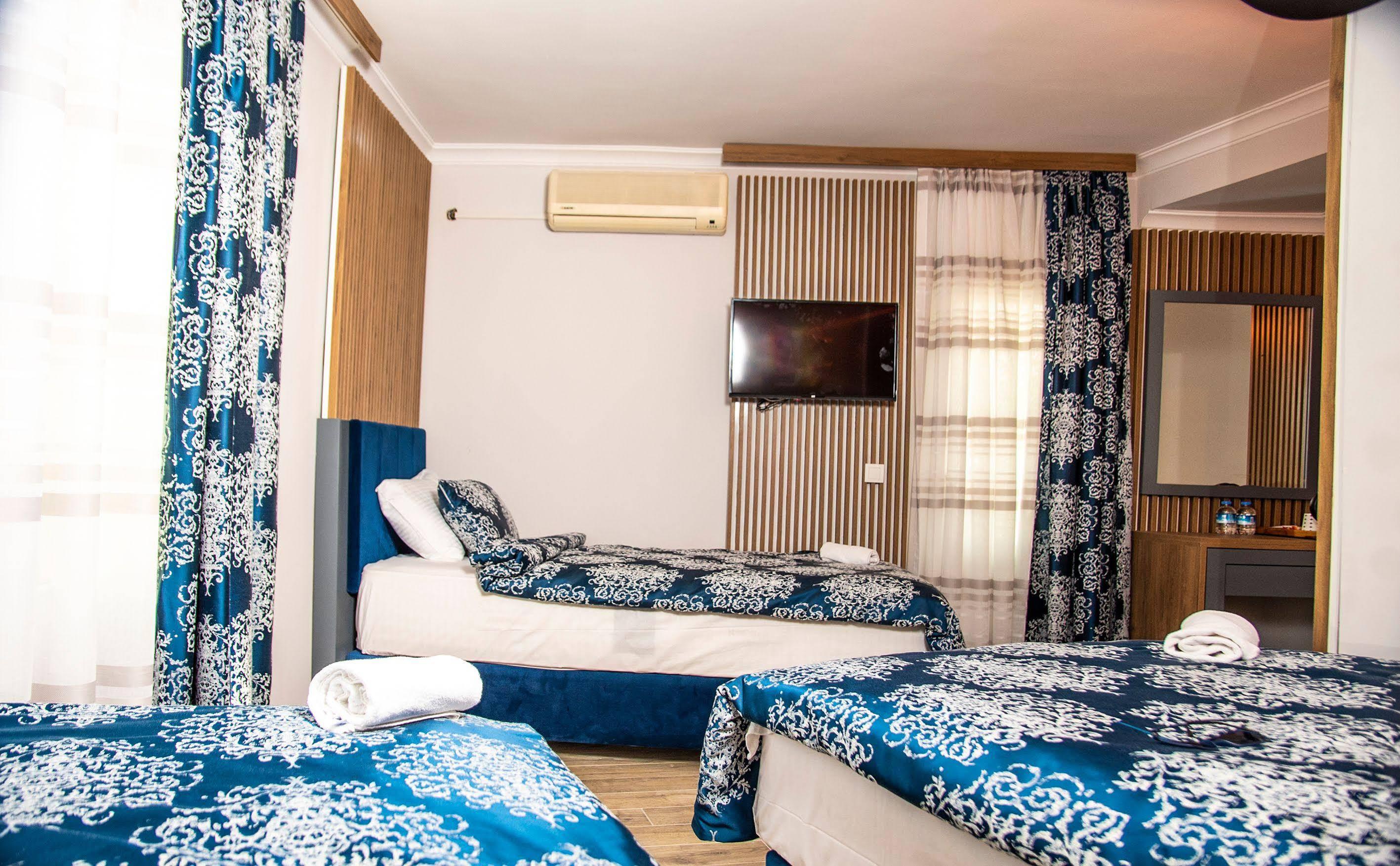 Blue Bay Beach Hotel (Adults Only) Бітез Екстер'єр фото