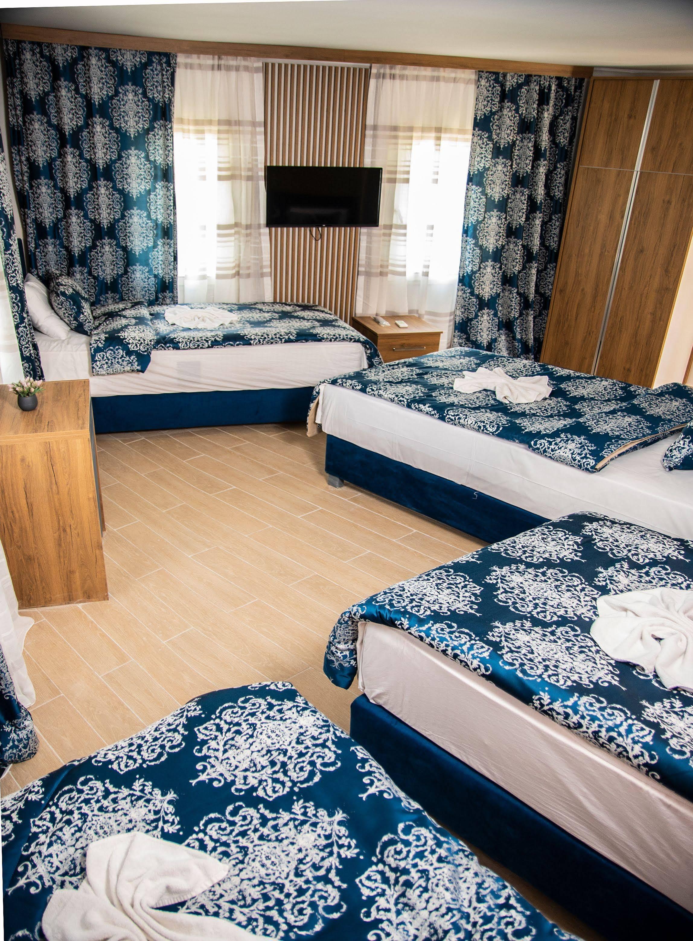Blue Bay Beach Hotel (Adults Only) Бітез Екстер'єр фото