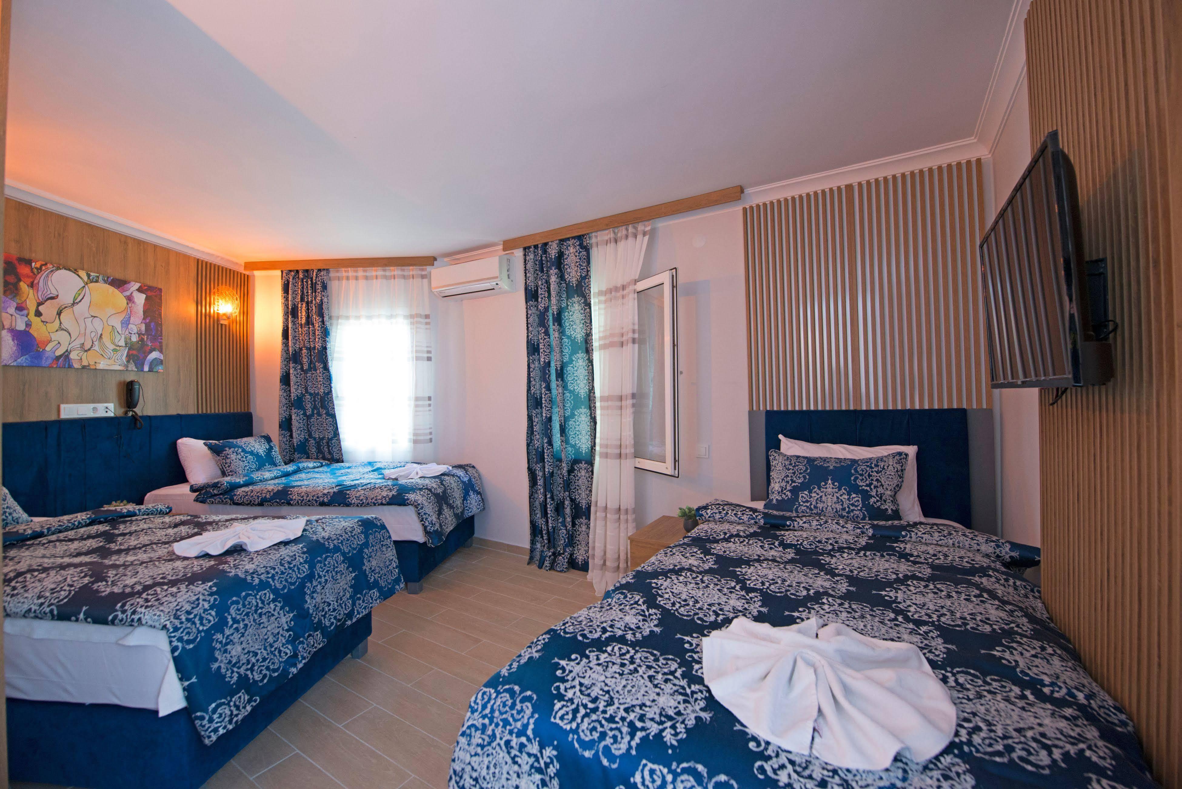 Blue Bay Beach Hotel (Adults Only) Бітез Екстер'єр фото