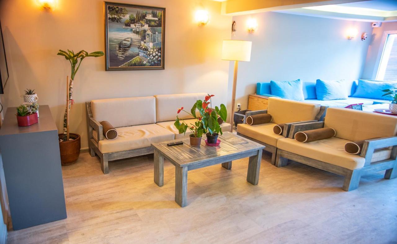 Blue Bay Beach Hotel (Adults Only) Бітез Екстер'єр фото