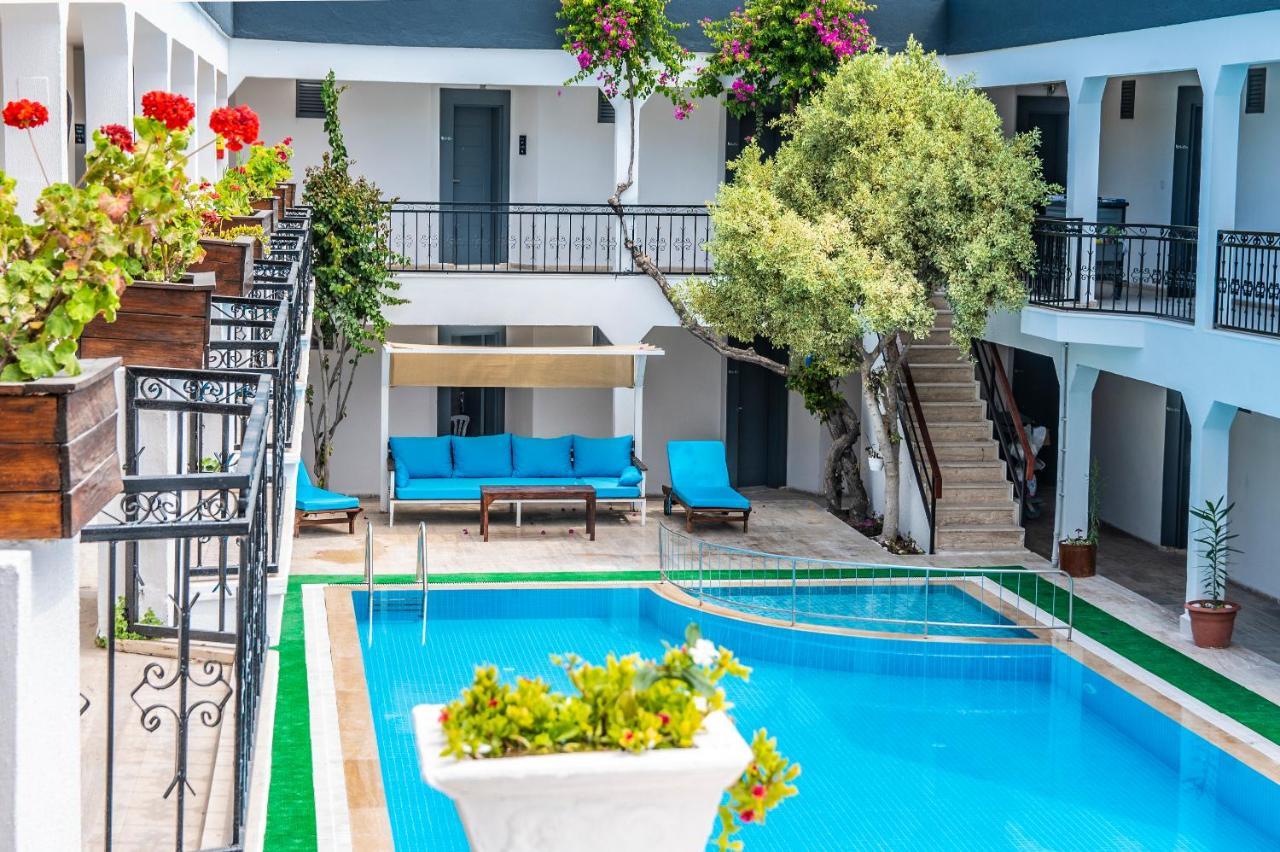 Blue Bay Beach Hotel (Adults Only) Бітез Екстер'єр фото